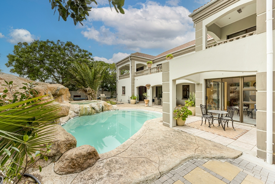 6 Bedroom Property for Sale in Sunset Beach Western Cape